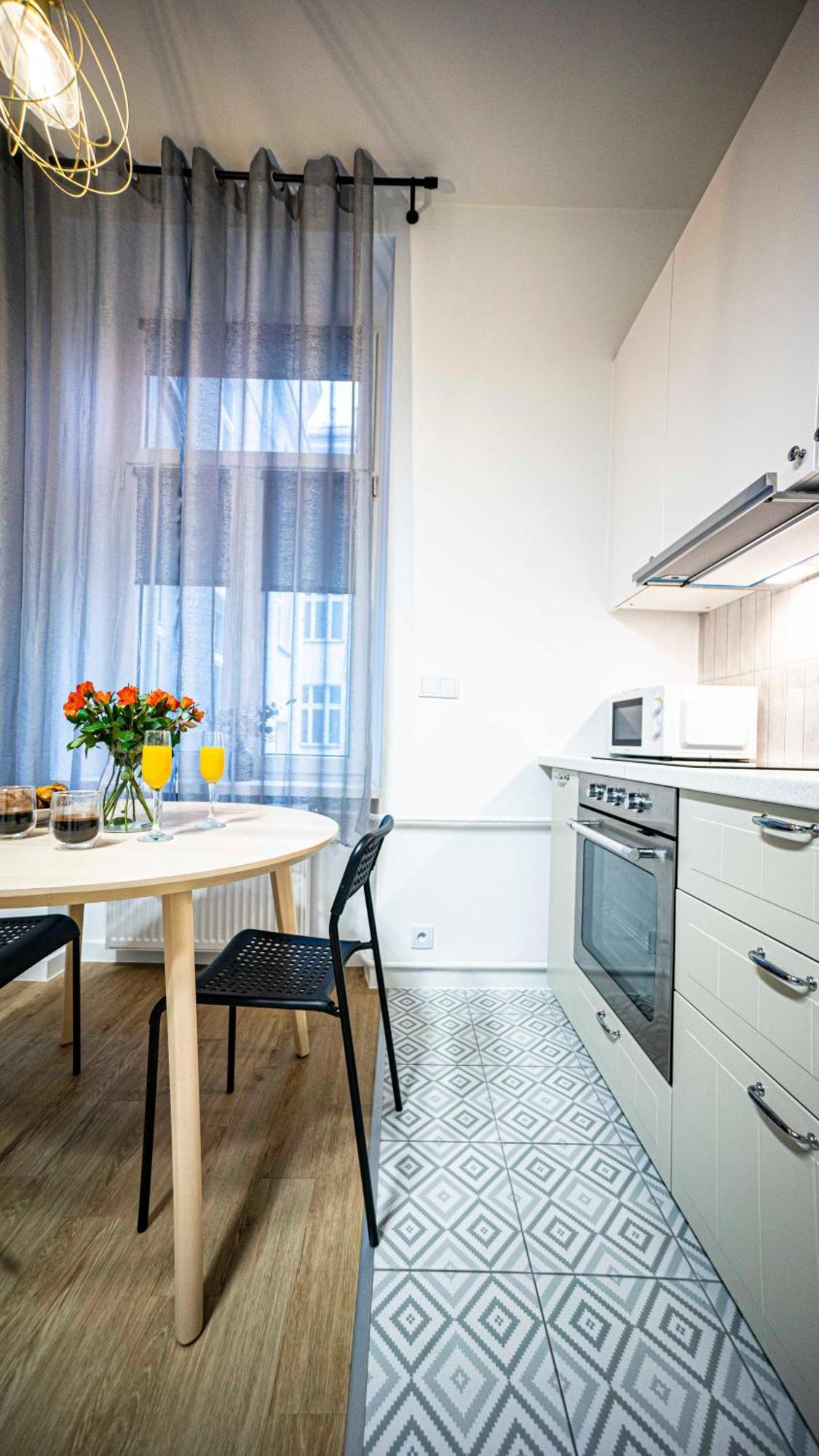 Spacious Apartment With 3 Meter Ceilings, Powisle, The Old Town ワルシャワ エクステリア 写真