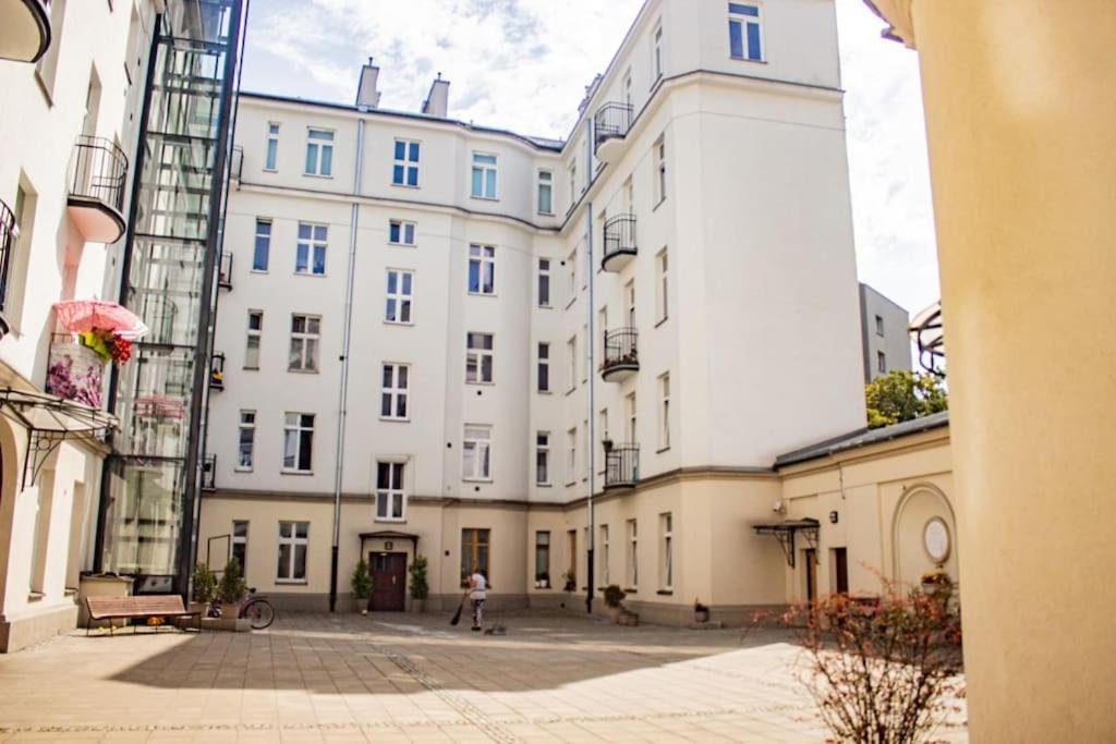 Spacious Apartment With 3 Meter Ceilings, Powisle, The Old Town ワルシャワ エクステリア 写真