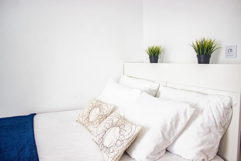 Spacious Apartment With 3 Meter Ceilings, Powisle, The Old Town ワルシャワ エクステリア 写真